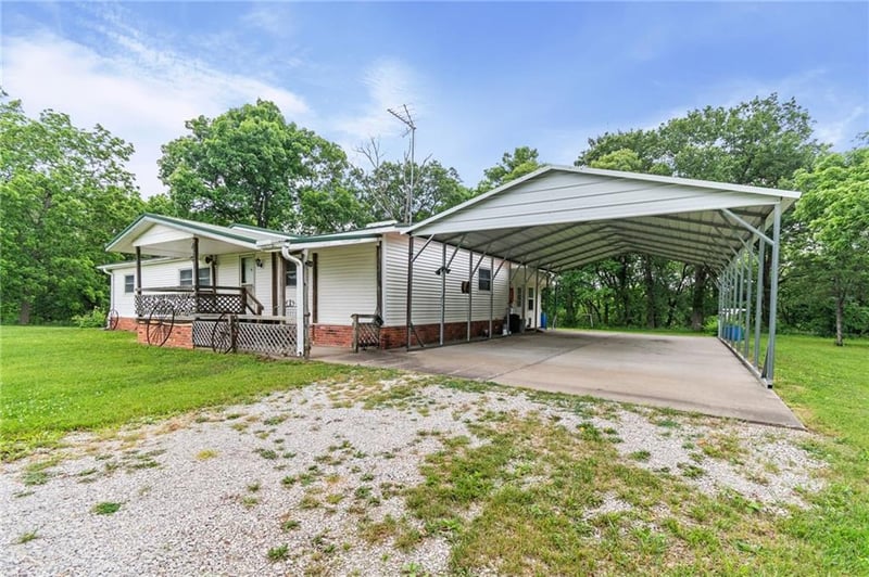 33580 202nd St, Lawson, MO 64062