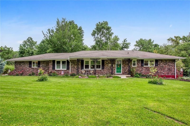 2400 103rd St, Leawood, KS 66206