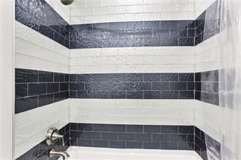 2400 103rd St, Leawood, KS 66206