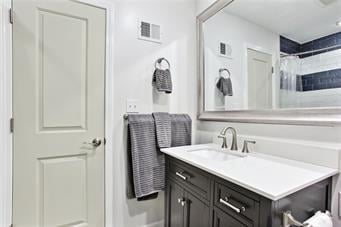 2400 103rd St, Leawood, KS 66206