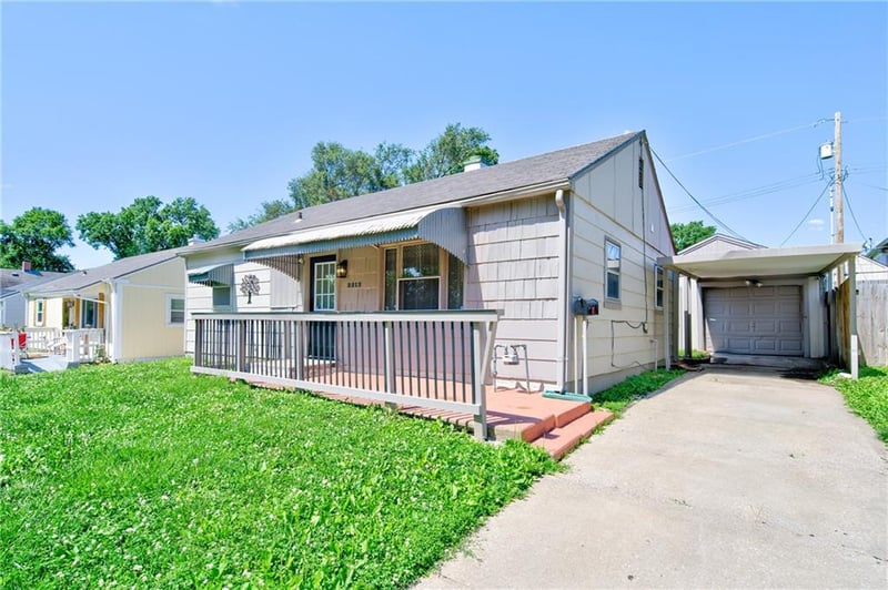 2312 Englewood Ct, Independence, MO 64052