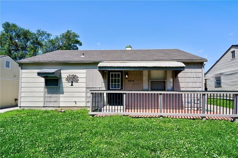 2312 Englewood Ct, Independence, MO 64052