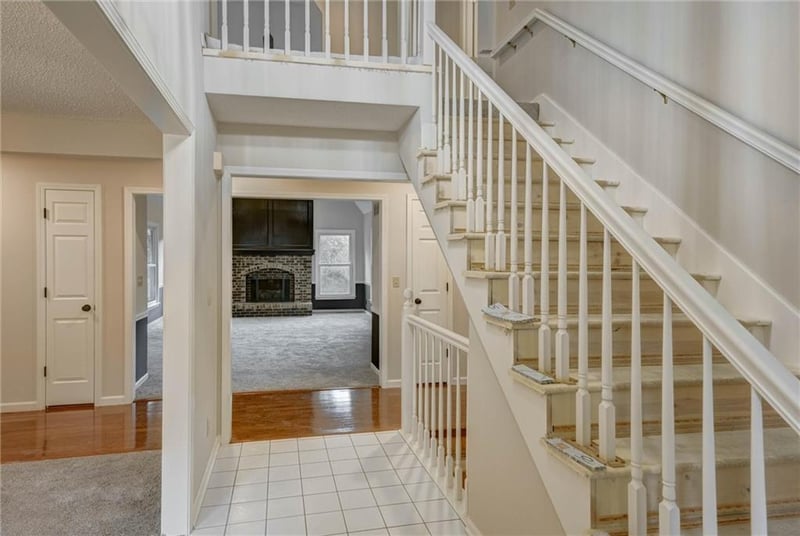 400 Tennyson Pl, Lee's Summit, MO 64081