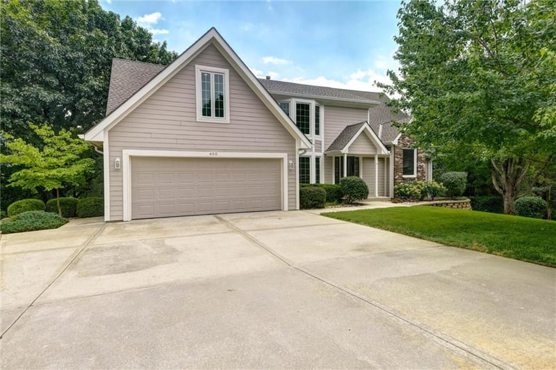 400 Tennyson Pl, Lee's Summit, MO 64081