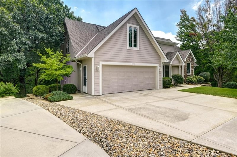 400 Tennyson Pl, Lee's Summit, MO 64081