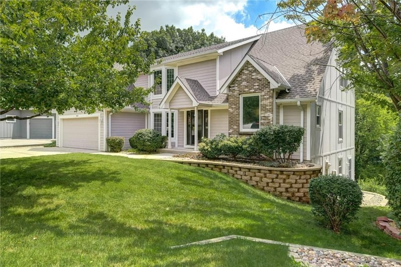 400 Tennyson Pl, Lee's Summit, MO 64081