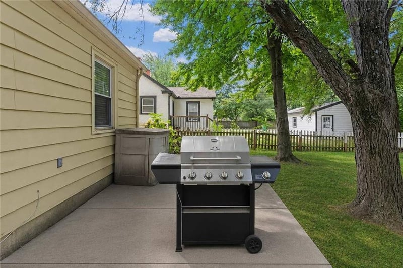 5938 Catalina St, Fairway, KS 66205