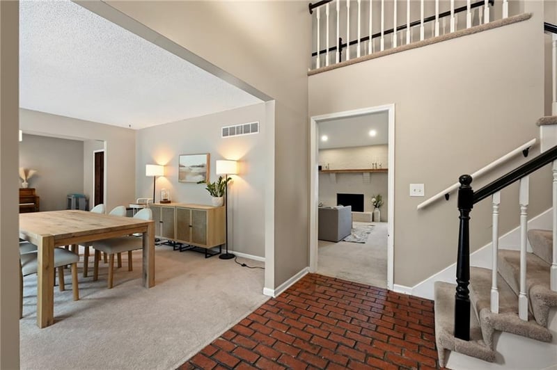 500 NE Clubhouse Dr, Lee's Summit, MO 64086
