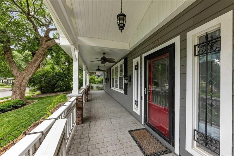 8530 86th Ter, Overland Park, KS 66212