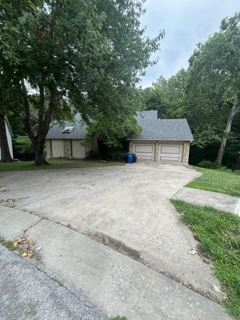 4440 Wildwood Dr, Kansas City, MO 64116