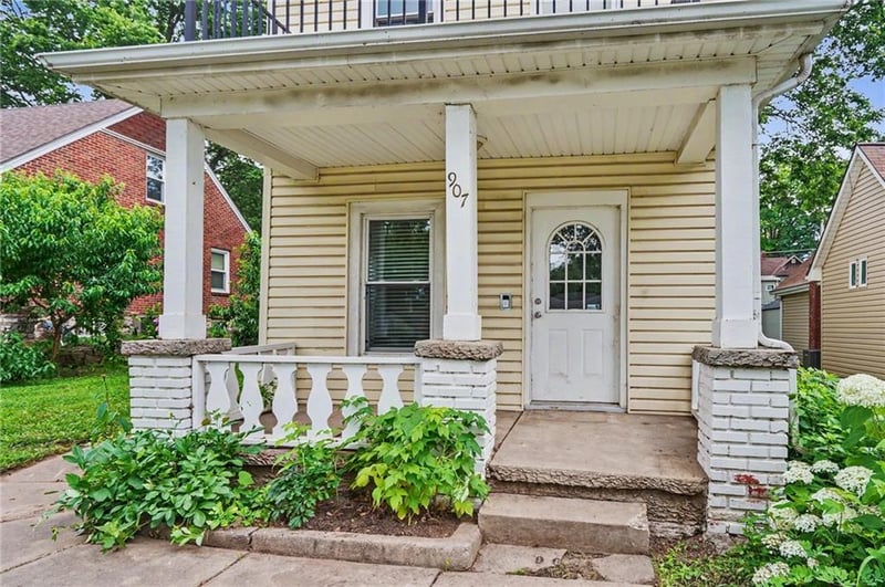 907 Broadway St, Leavenworth, KS 66048