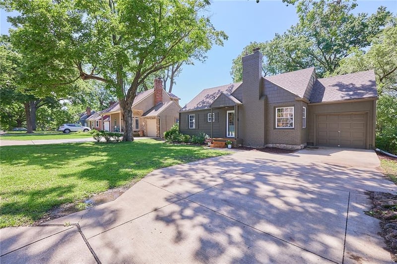 4203 53rd Ter, Roeland Park, KS 66205