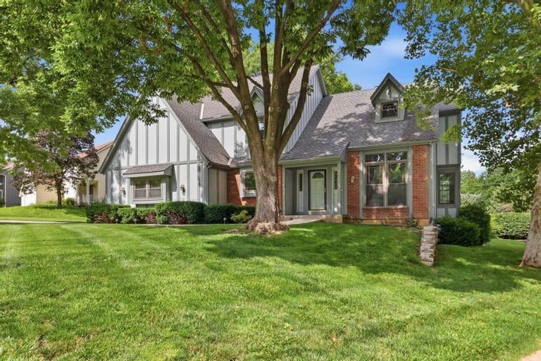 8700 113th St, Overland Park, KS 66210