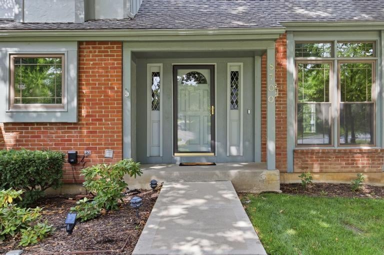 8700 113th St, Overland Park, KS 66210