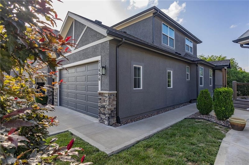 21696 123 Ter, Olathe, KS 66061