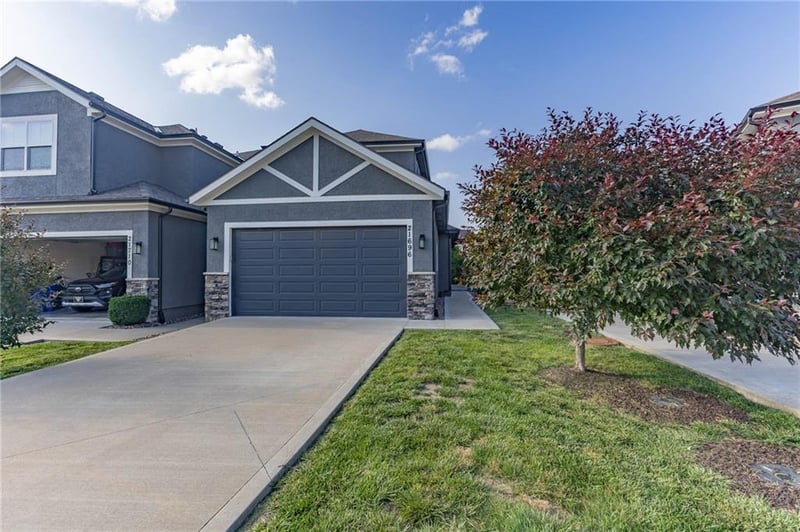 21696 123 Ter, Olathe, KS 66061