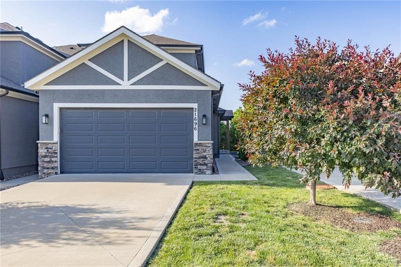 21696 123 Ter, Olathe, KS 66061