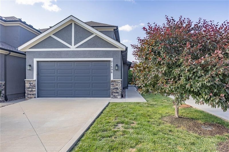 21696 123 Ter, Olathe, KS 66061
