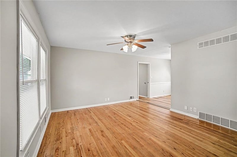 1501 Johnston St, Liberty, MO 64068