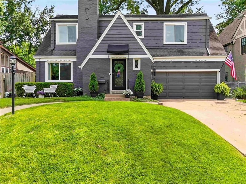 127 W 69th St, Kansas City, MO 64113