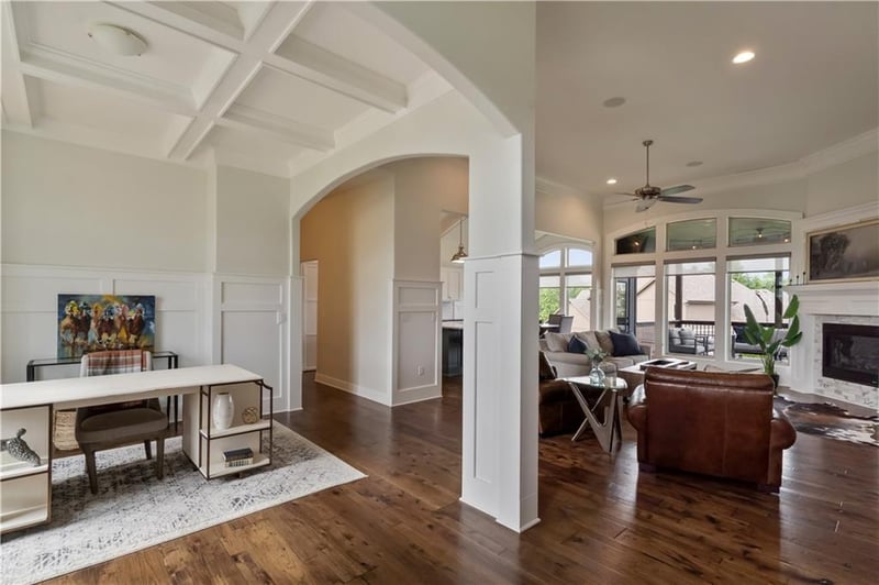8905 N Donnelly Ave, Kansas City, MO 64157
