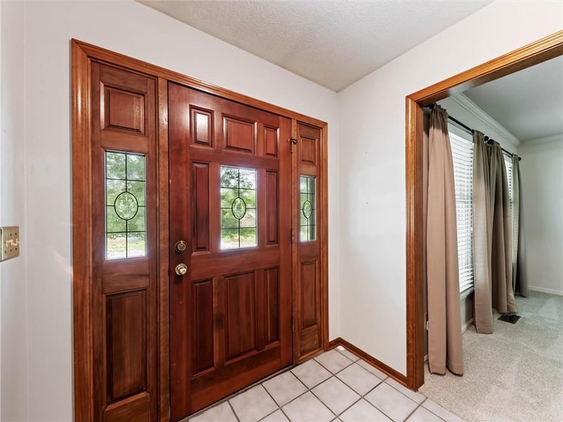 13842 Harbor Dr, Bonner Springs, KS 66012
