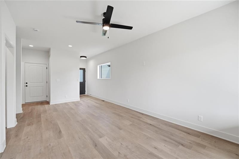 212 Orchard Ct, Lee's Summit, MO 64063