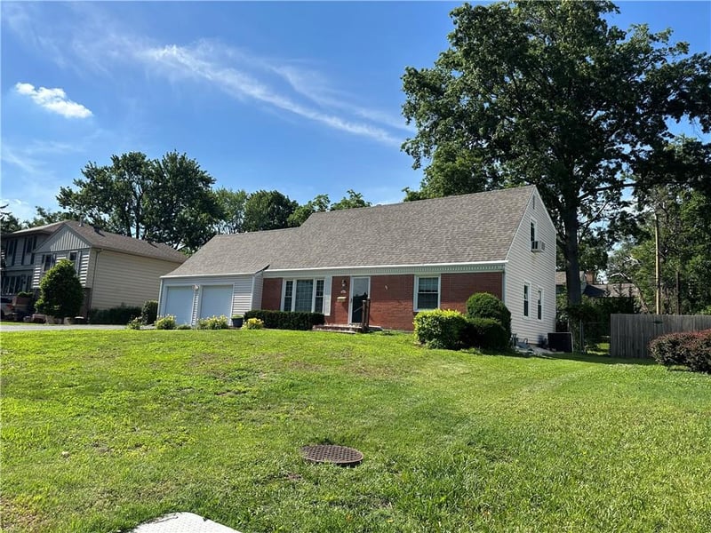 7300 89th Ter, Overland Park, KS 66212