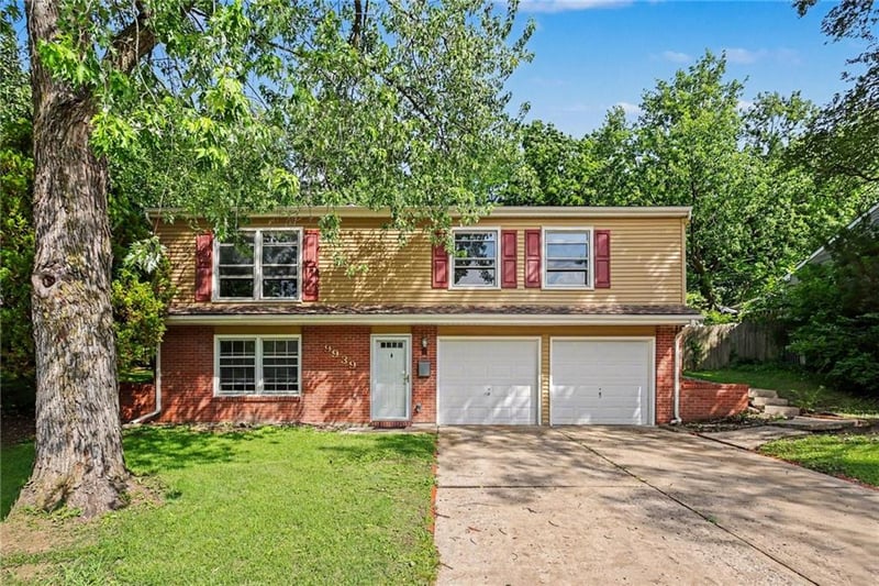 9939 Harrison St, Kansas City, MO 64131