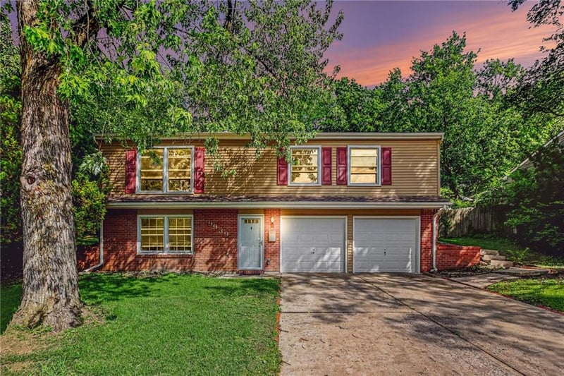 9939 Harrison St, Kansas City, MO 64131