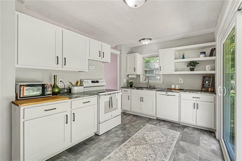 9939 Harrison St, Kansas City, MO 64131