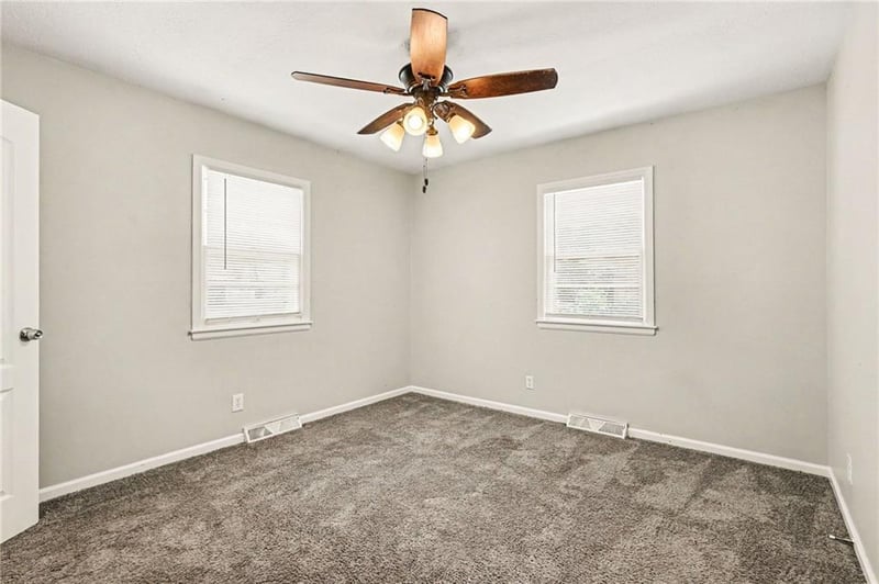 7601 76th St, Kansas City, MO 64138