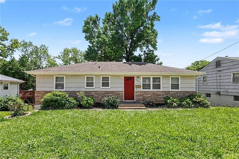 7601 76th St, Kansas City, MO 64138