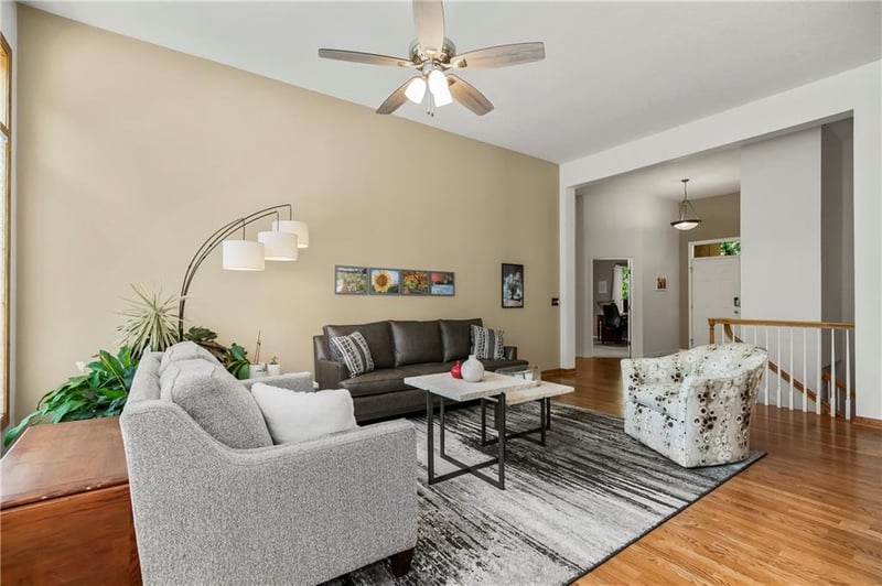 8301 157th St, Overland Park, KS 66223