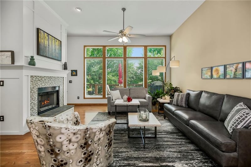 8301 157th St, Overland Park, KS 66223