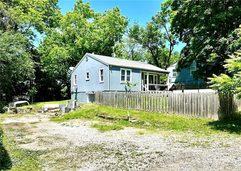 4322 Oakland Ave, Kansas City, KS 66102