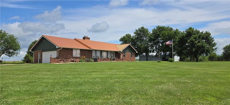 31755 375th St, Osawatomie, KS 66064