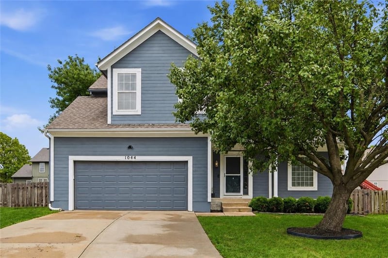 1044 Troost Ave, Olathe, KS 66061