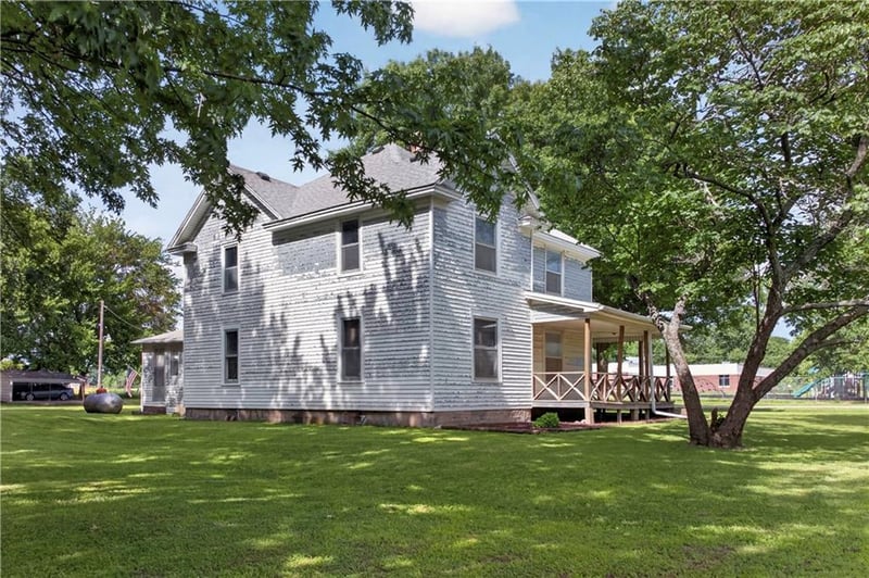 406 Center Ave, Parker, KS 66072
