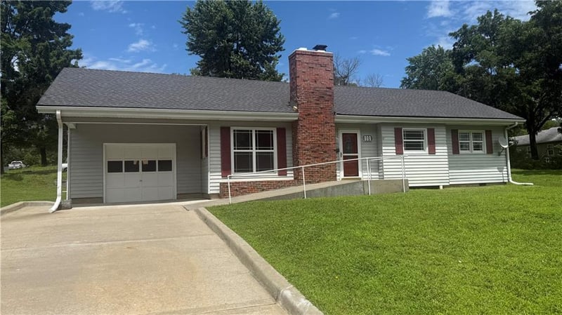809 Anderson St, Warrensburg, MO 64093