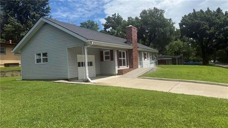 809 Anderson St, Warrensburg, MO 64093