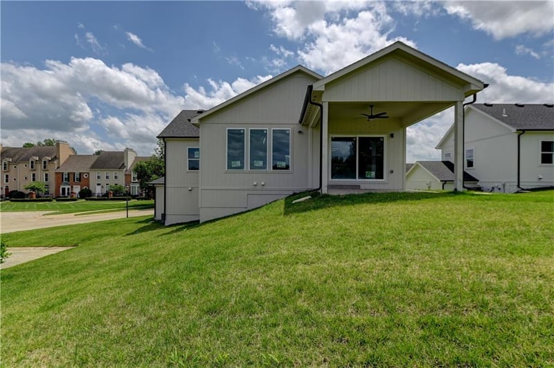 6400 98th St, Kansas City, MO 64153