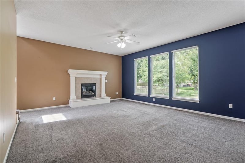 18528 Cherry Ct, Gardner, KS 66030