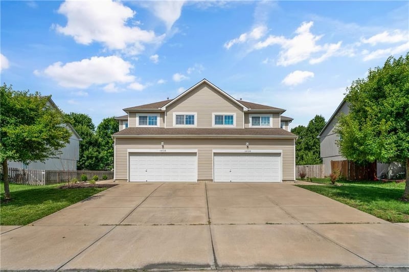 18528 Cherry Ct, Gardner, KS 66030