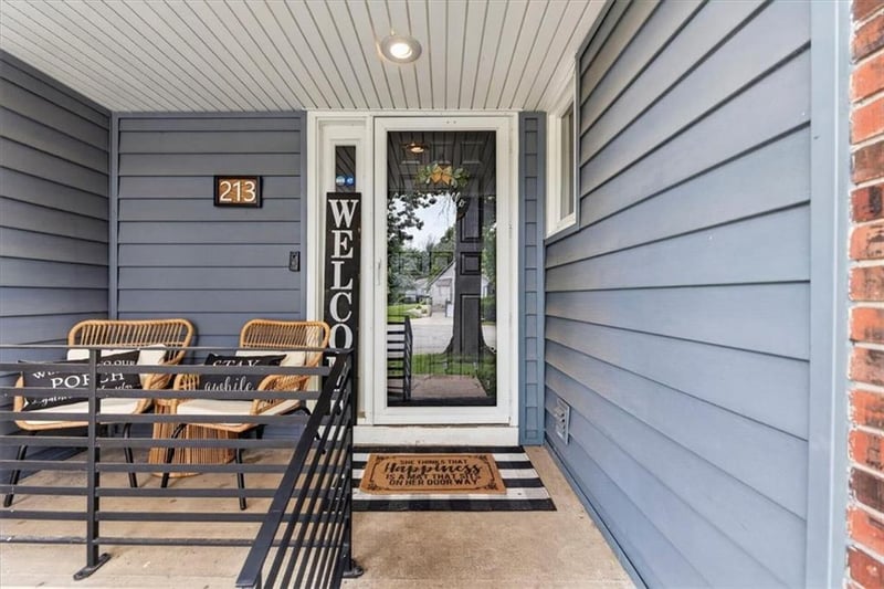 213 Country Lane Ct, Lee's Summit, MO 64086