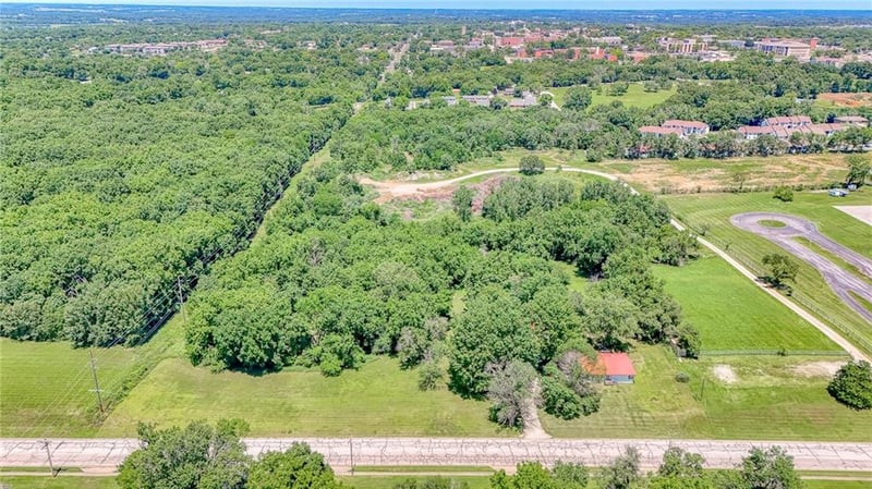 209 Hale Lake Rd, Warrensburg, MO 64093