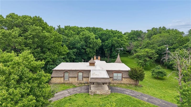 24356 55 St, Shawnee, KS 66226