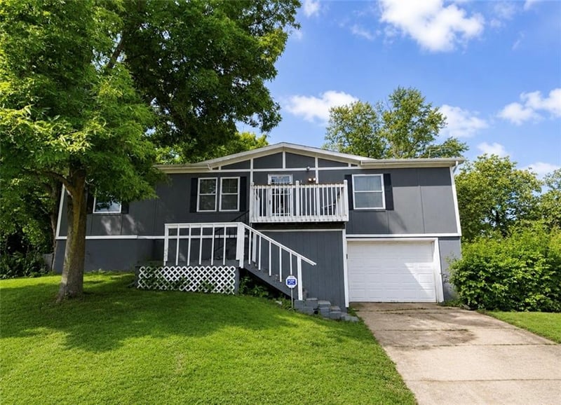 4904 Christie Cir, Blue Springs, MO 64015