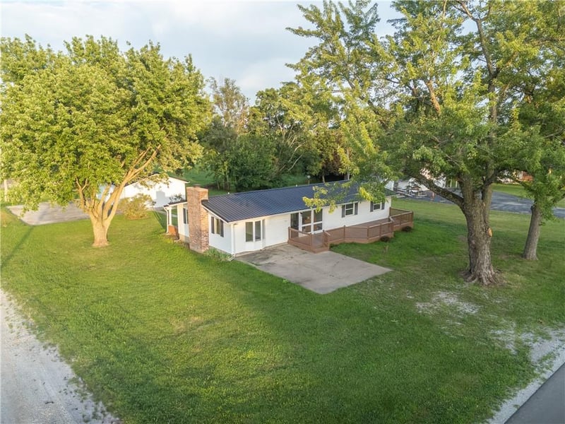 420 8th St, Breckenridge, MO 64625