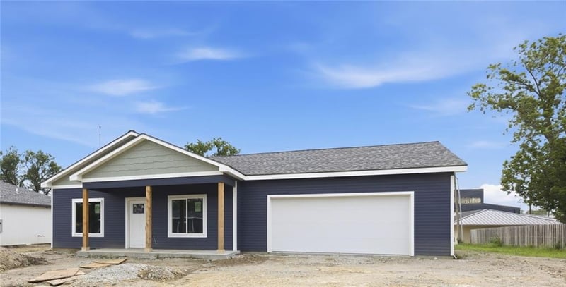 914 5th Street Ter, Osawatomie, KS 66064